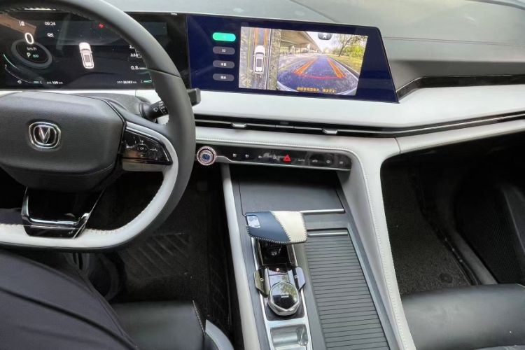 Used CHANGAN CS75 PLUS 2023 3rd Generation 2.0T Automatic Prestige Version Interior 2