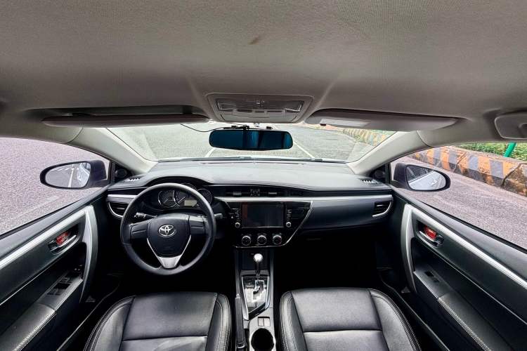Used Toyota Corolla 2014 1.6L CVT GL Interior 2