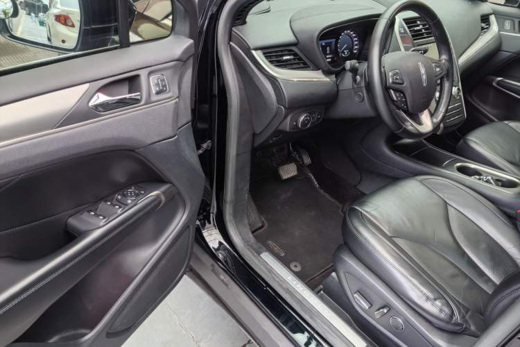 Used Lincoln MKC 2017 2.0T Two-Wheel Drive Deluxe Edition Exterior 8