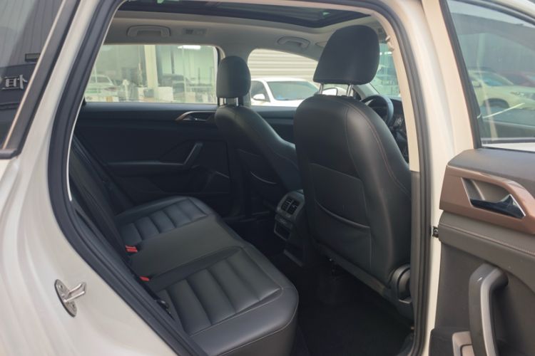 Used Volkswagen Tharu 2020 280TSI Two-Wheel Drive Comfort Edition China VI Standard Interior 5