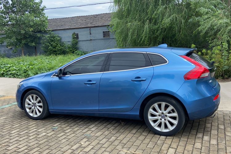 Used Volvo V40 2016 T3 Zhiyi Edition