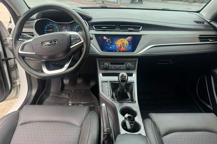 Used Geely Auto Emgrand 2021 UP 1.5L Manual Luxury Model Interior 3