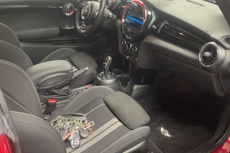 Used MINI 2019 1.5T COOPER Racing Driver Interior 2