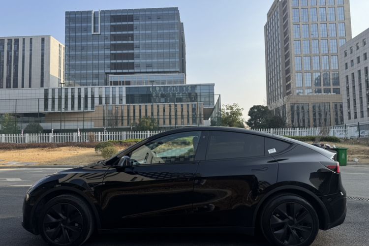 Used Tesla Model Y 2023 Rear-Wheel-Drive Version