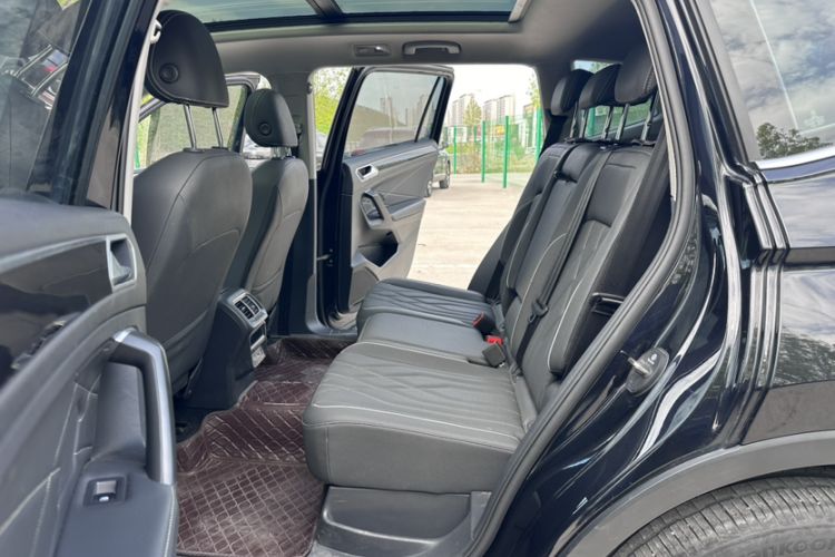 Used Volkswagen Tiguan L 2023 280TSI Automatic Two-Wheel Drive Trendy Innovation Limited Edition Interior 3