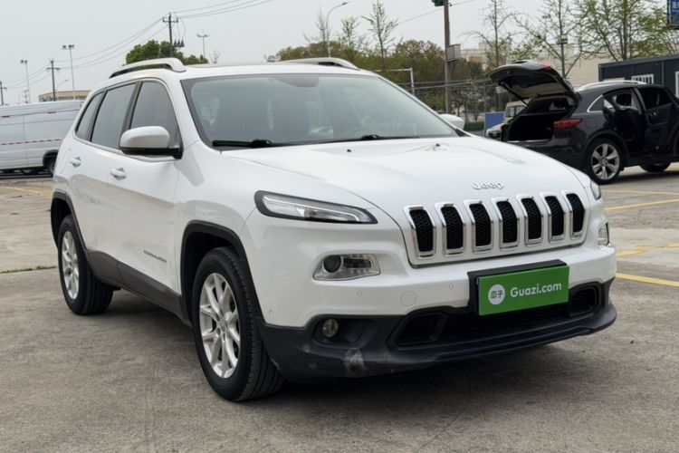 Used Jeep Cherokee 2016 2.4L Leading Edition
