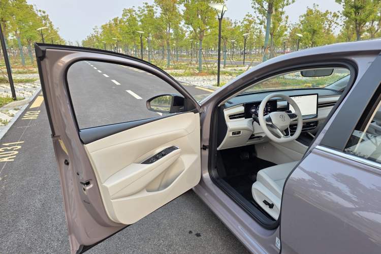 Used Volkswagen Lavida 2026 Pro 300TSI Starry Zhi Yi Edition Interior 3