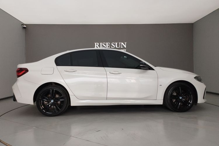 Used BMW 1 Series 2023 125i M Sport Night Edition Exterior 4