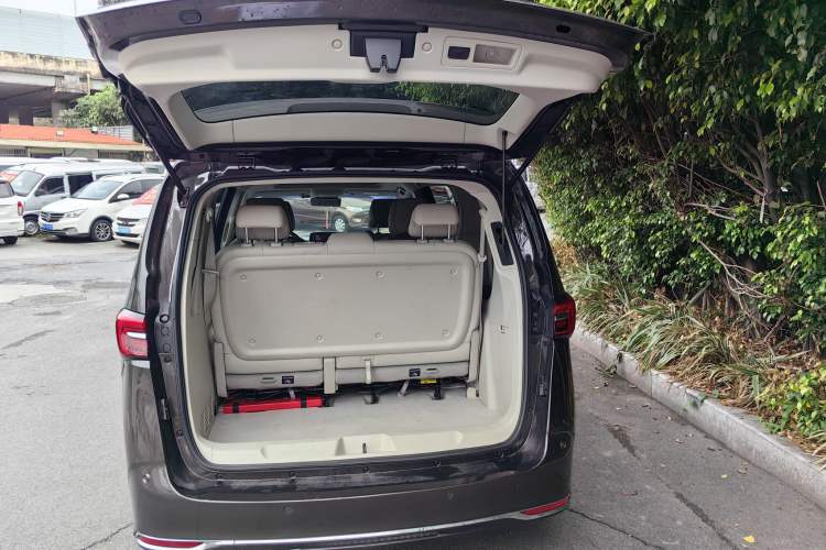 Used Buick GL8 2021 Land Cruiser Executive 652T Premium Model