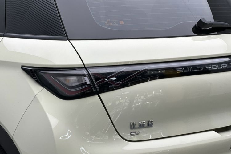 Used BYD Dolphin 2023 420 km Fashion Edition
