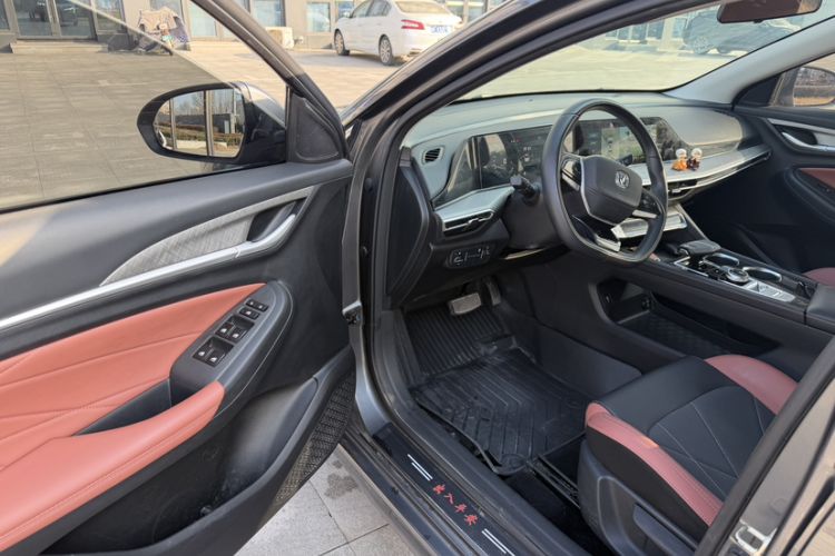 Used CHANGAN Eado 2023 Changan Edition PLUS Blue Whale NE 1.4T GDI DCT Prestige Version
