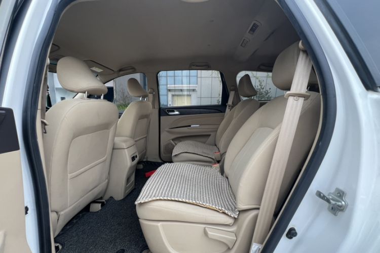 Used Baojun 730 2019 1.5L Manual Value Edition 7 Seats China VI Emission Standard Interior 2