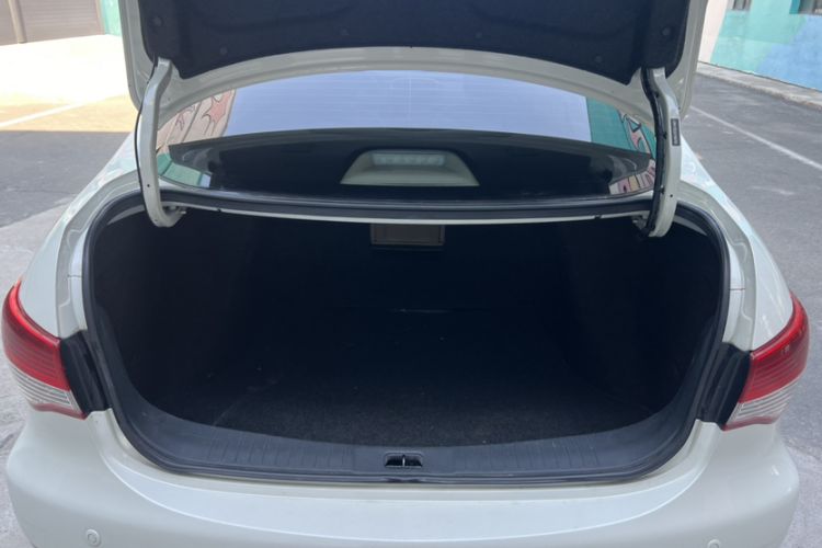 Used Nissan Sylphy 2018 Classic 1.6XE+ Manual Leading Edition Interior 4