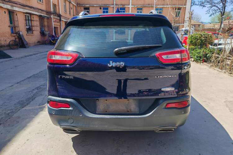 Used Jeep Cherokee 2016 2.4L Leading Edition