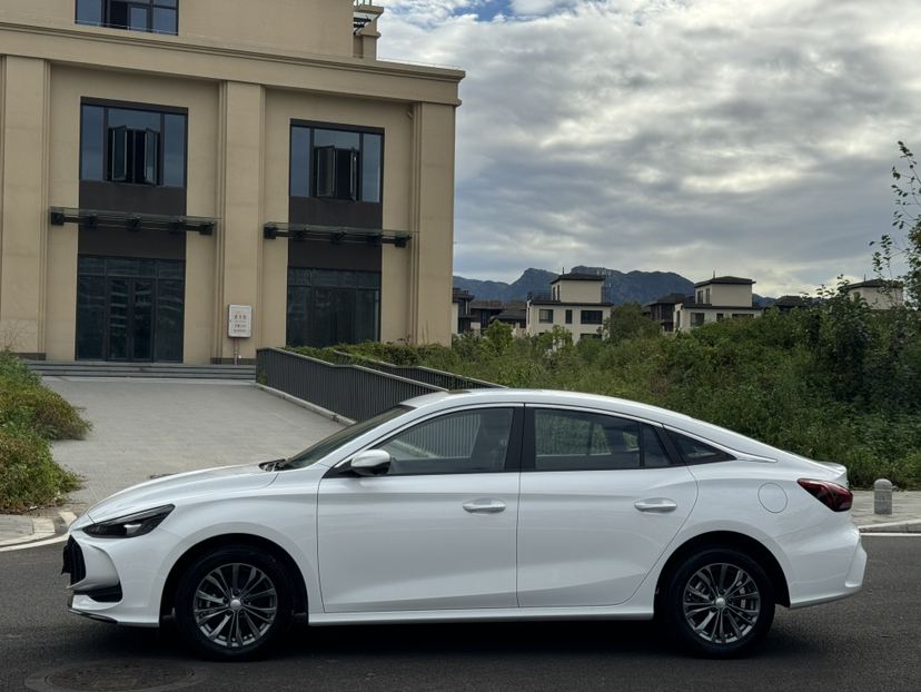 MG 5 2026 Model 180DVVT Global Luxury Edition — снимка 14