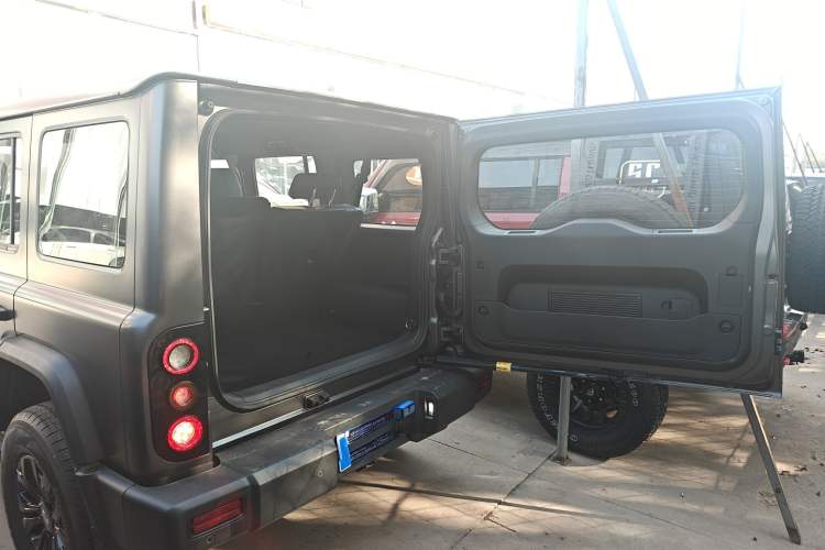 Used 212 T01 2024 2.0T Mechanic
