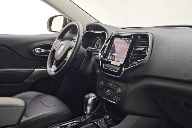 Used Jeep Cherokee 2019 2.0L 2WD Premium Edition China VI