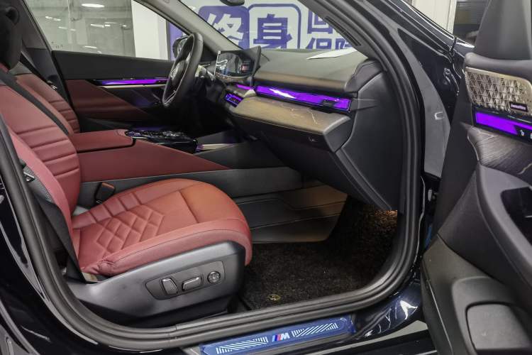 Used BMW 5 Series 2026 Facelift Model 530Li Luxury Edition M Sport Package Interior 3