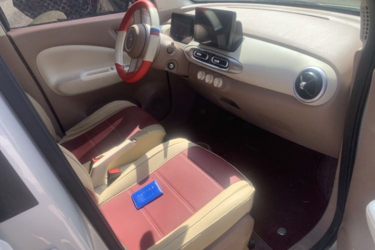 Used Wuling Hongguang MINIEV 2025 Four-Door Version Advanced Edition Interior 1