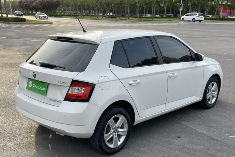 Used Skoda Fabia 2017 1.4L Automatic Car Enjoy Edition Exterior 5