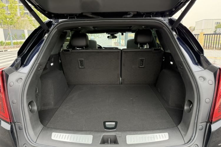 Used Cadillac XT5 2023 2.0T Two-Wheel-Drive Fashion Edition Interior 8