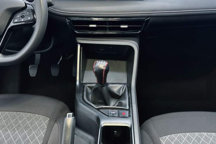 Used Roewe i5 2023 1.5L Manual Comfort Edition