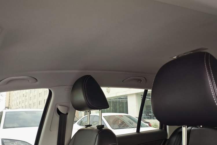 Used Volkswagen Tiguan 2017 300TSI Automatic Two-Wheel Drive Silk Road Luxury Edition Interior 7