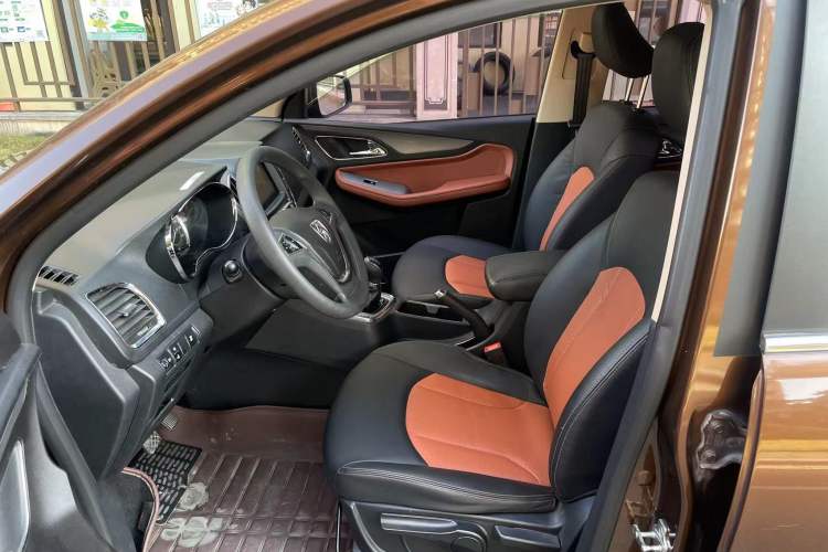 Used Baojun 560 2015 1.8L Manual Elite Edition