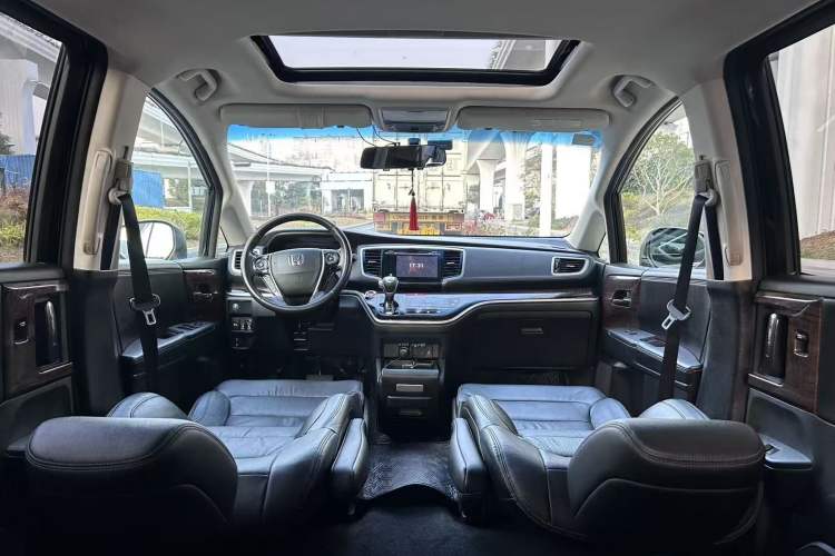 Used Honda Odyssey 2015 Updated Version 2.4L Smart Edition
