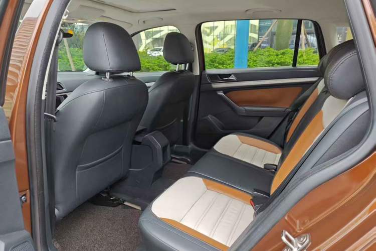 Used Volkswagen Cross Lavida 2016 230TSI DSG Luxury Edition