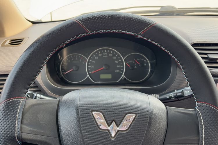 Used Wuling Hongguang 2018 1.5L Classic S Base Model
