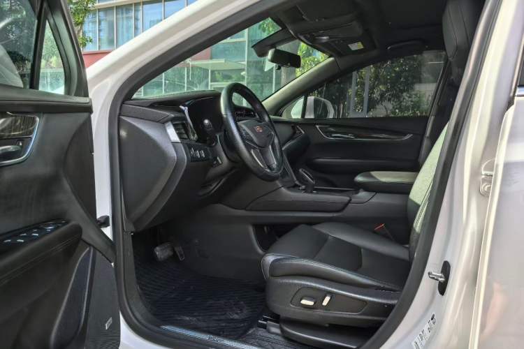 Used Cadillac XT5 2018 28E Four-Wheel Drive Tech Version