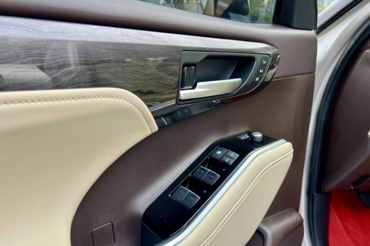 Used Toyota Highlander 2022 Dual-Engine 2.5L Four-Wheel Drive Supreme Edition 7-Seater Interior 7