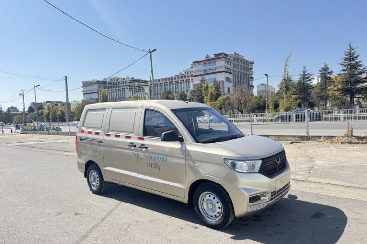 Used Wuling Hongguang V 2019 1.5L Jingqu Edition Sealed-Window Vehicle China VI LAR
