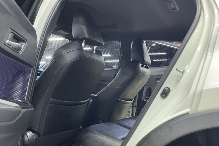 Used Toyota C-HR 2018 2.0L Leading with Sunroof China VI Standard Interior 2