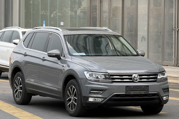 Used Volkswagen Tiguan L 2018 330TSI Automatic Two-Wheel Drive Luxury Edition Exterior 5