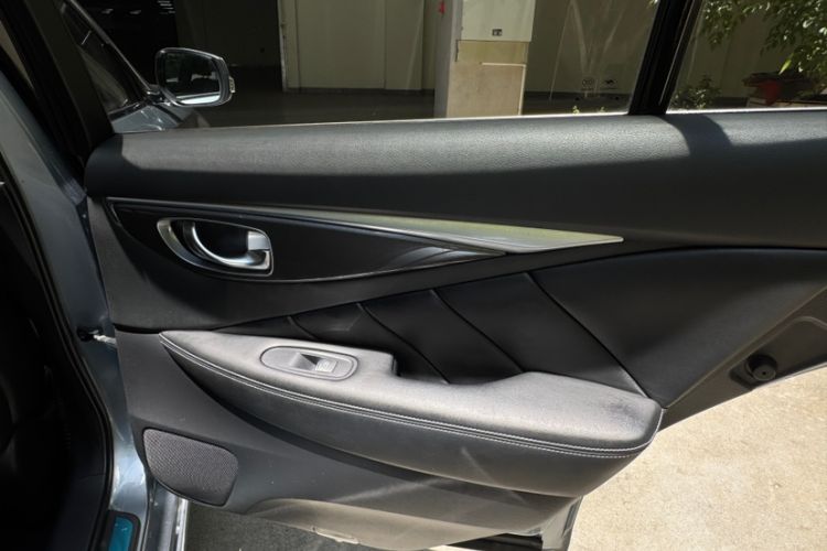 Used Infiniti Q50L 2016 2.0T Comfort Edition
