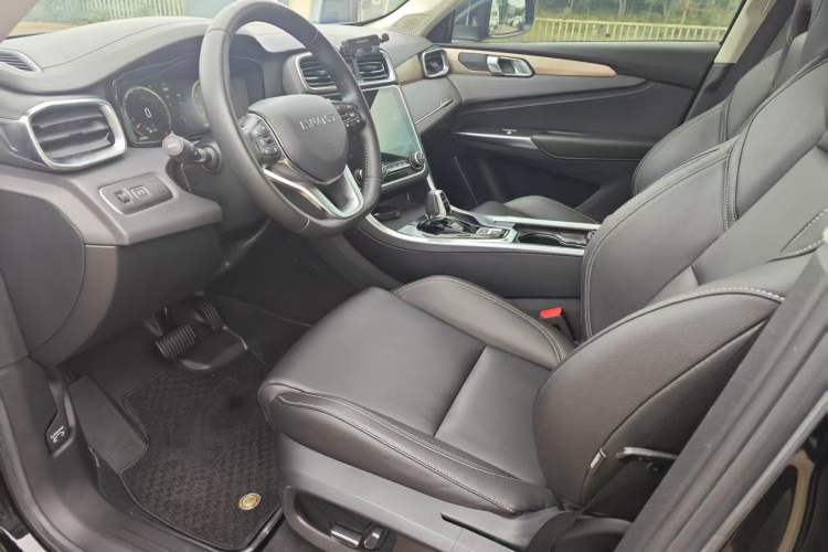 Used Lynk & Co 01 2020 2.0T Two-Wheel Drive Pure Pro Version China VI Standard