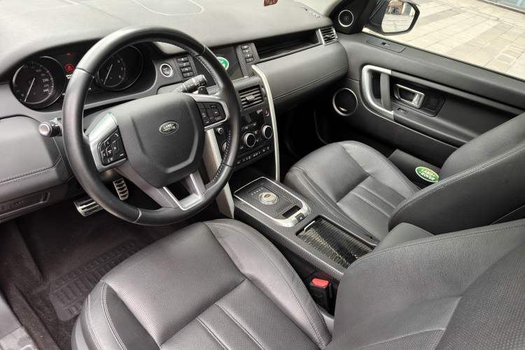 Used Land Rover Discovery Sport 2017 2.0T SE Interior 2