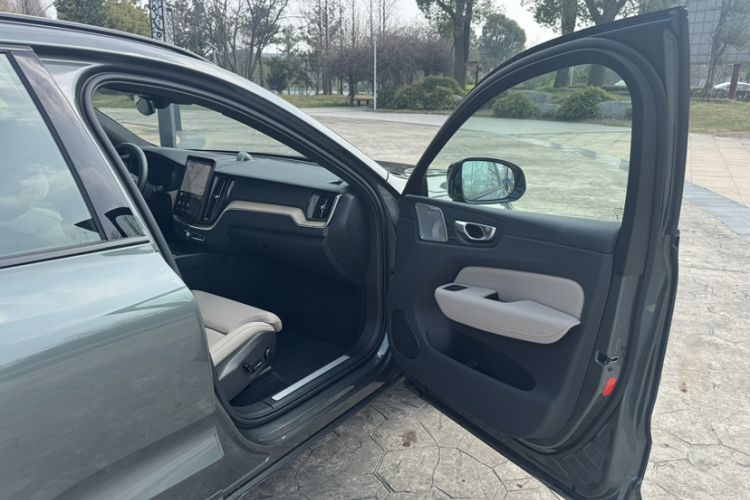 Used Volvo XC60 2026 B5 4x4 SmartDrive Sport Edition
