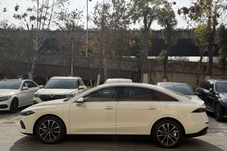 Used Roewe D7 2025 DMH 125km World Champion Excellence Edition