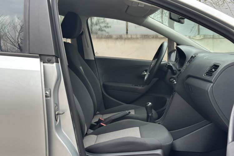 Used Volkswagen Polo 2016 1.4L Manual Fashion Model
