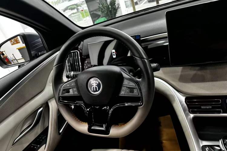 Used BYD Song Pro New Energy 2023 Champion Edition DM-i 110KM Beyond Model Interior 1