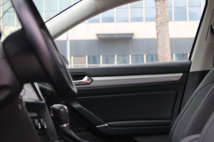 Used Volkswagen Lamando 2015 280TSI DSG Comfort Edition
