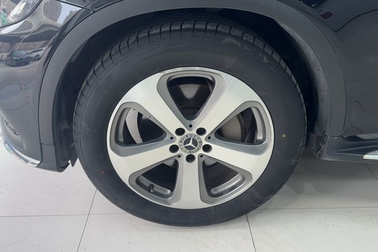 Used Mercedes-Benz GLC 2017 GLC 260 4MATIC Luxury Model
