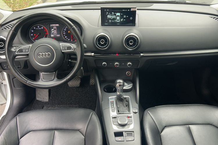 Used Audi A3 2016 Sportback 35 TFSI Ambition Center Console