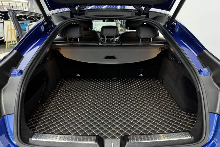 Used Mercedes-Benz GLC Coupe 2022 Refreshed GLC 260 4MATIC Coupe SUV