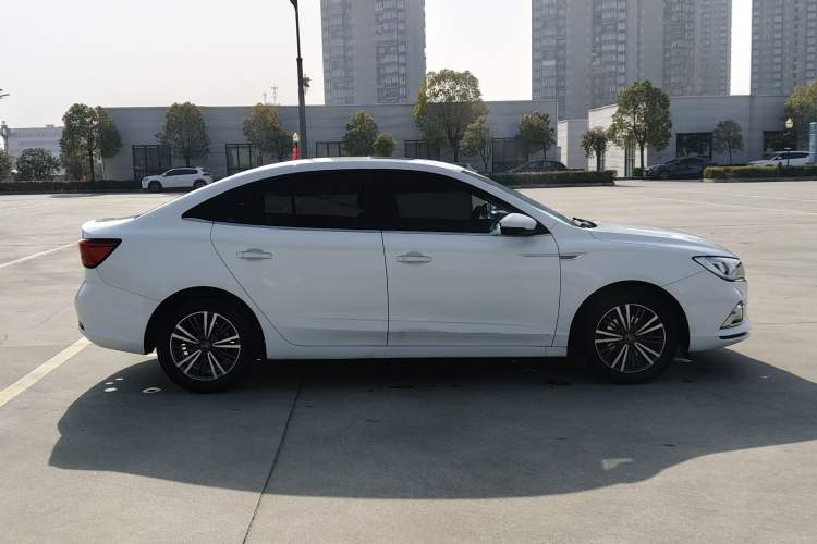 Used Roewe i5 2019 1.5L Manual 4G Connectable Langhao Edition