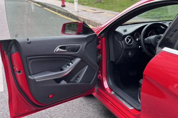 Used Mercedes-Benz CLA 2016 Refreshed CLA 200 Sport Edition Interior 2