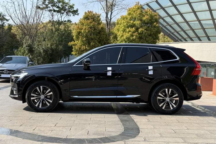 Used Volvo XC60 2023 B5 4x4 Smart Luxury Edition
